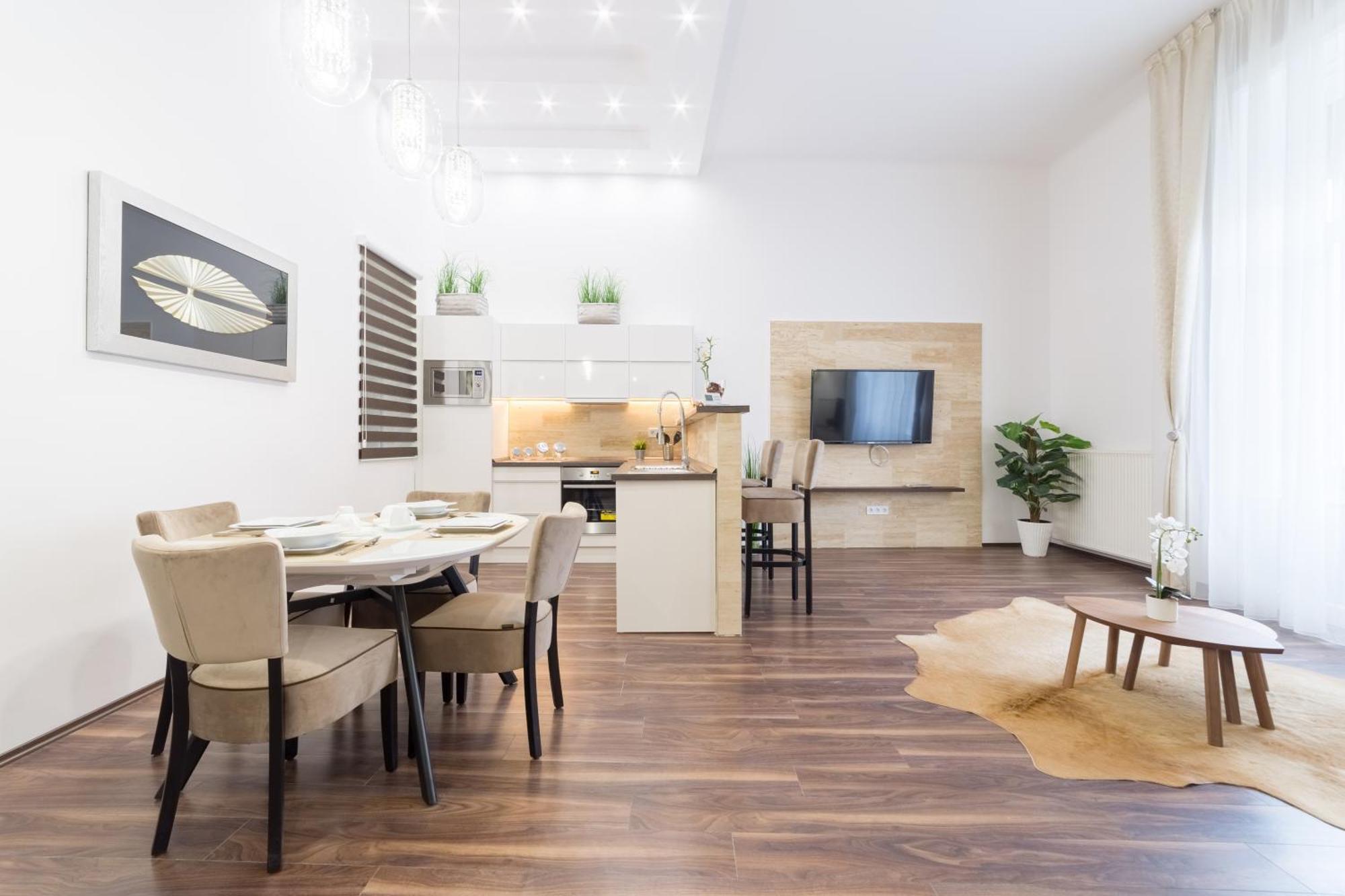 Best Seasons Spa Central Apartment